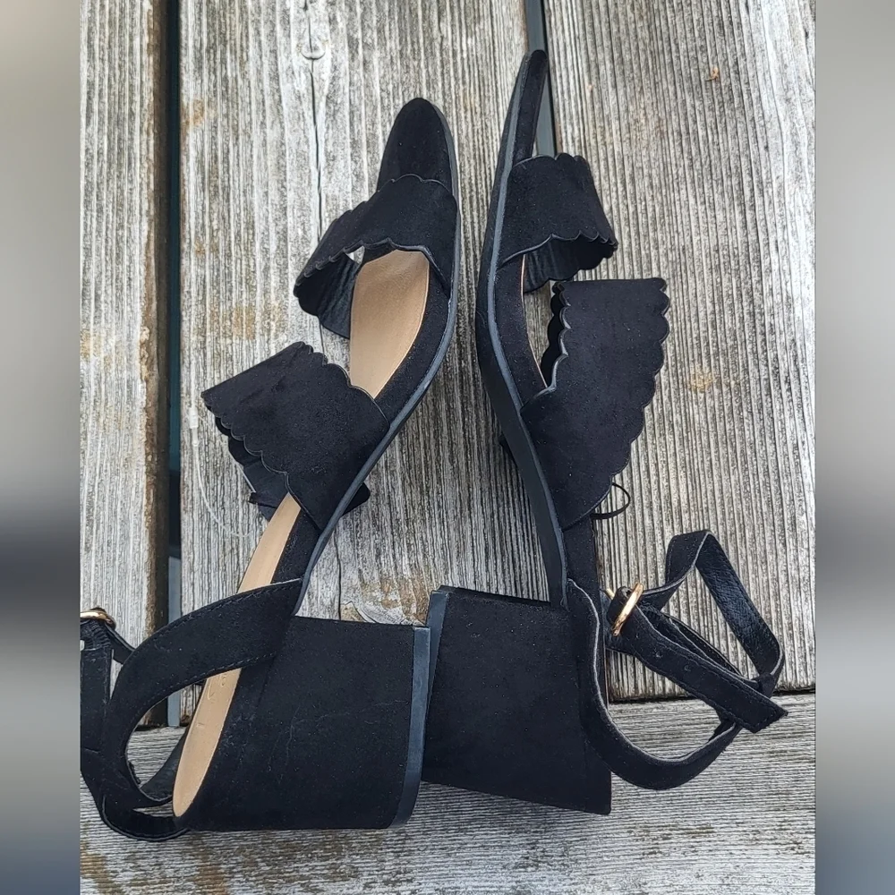 Loft Faux Suede Scallop Trim Black Strappy Ankle Block Heels